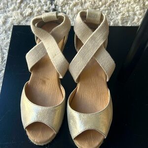 WHITE MT. Wedge sandal